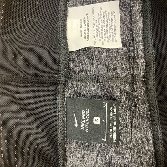 NIKE Pro leggings
Hypercool Grey Activewear size Small - Picture 2 of 3